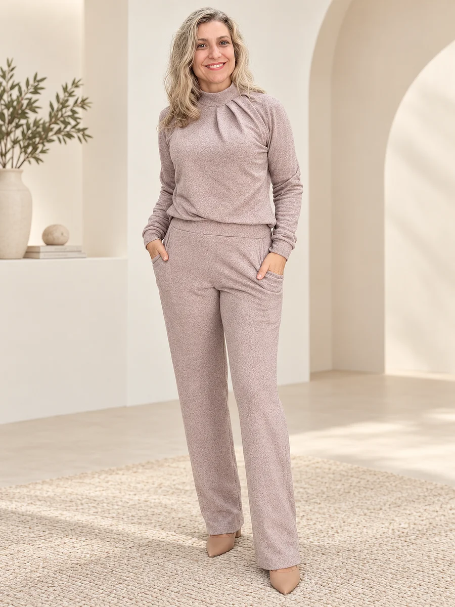Conjunto texturizado com blusa de manga longa e calça